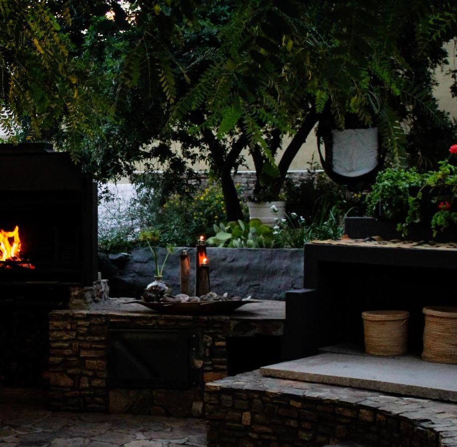 Alluring Self Catering 2 Bedroom Villa At Bokmakierie Villas Windhoek Eksteriør bilde