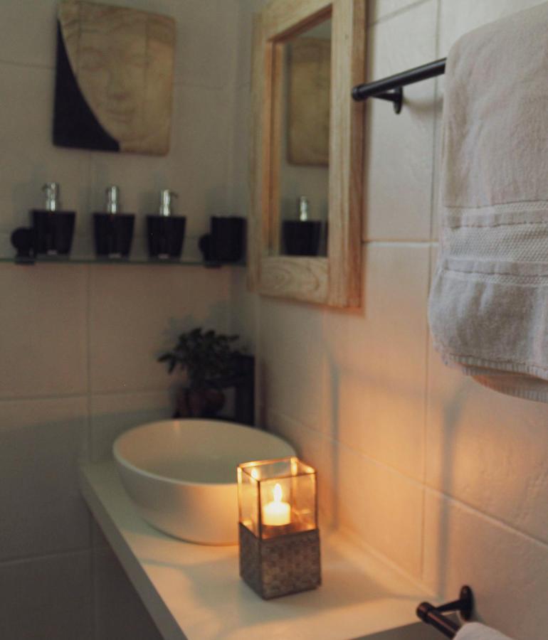 Alluring Self Catering 2 Bedroom Villa At Bokmakierie Villas Windhoek Eksteriør bilde