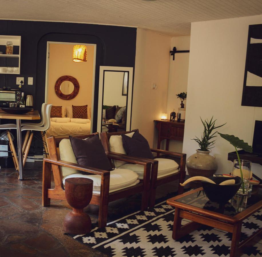 Alluring Self Catering 2 Bedroom Villa At Bokmakierie Villas Windhoek Eksteriør bilde