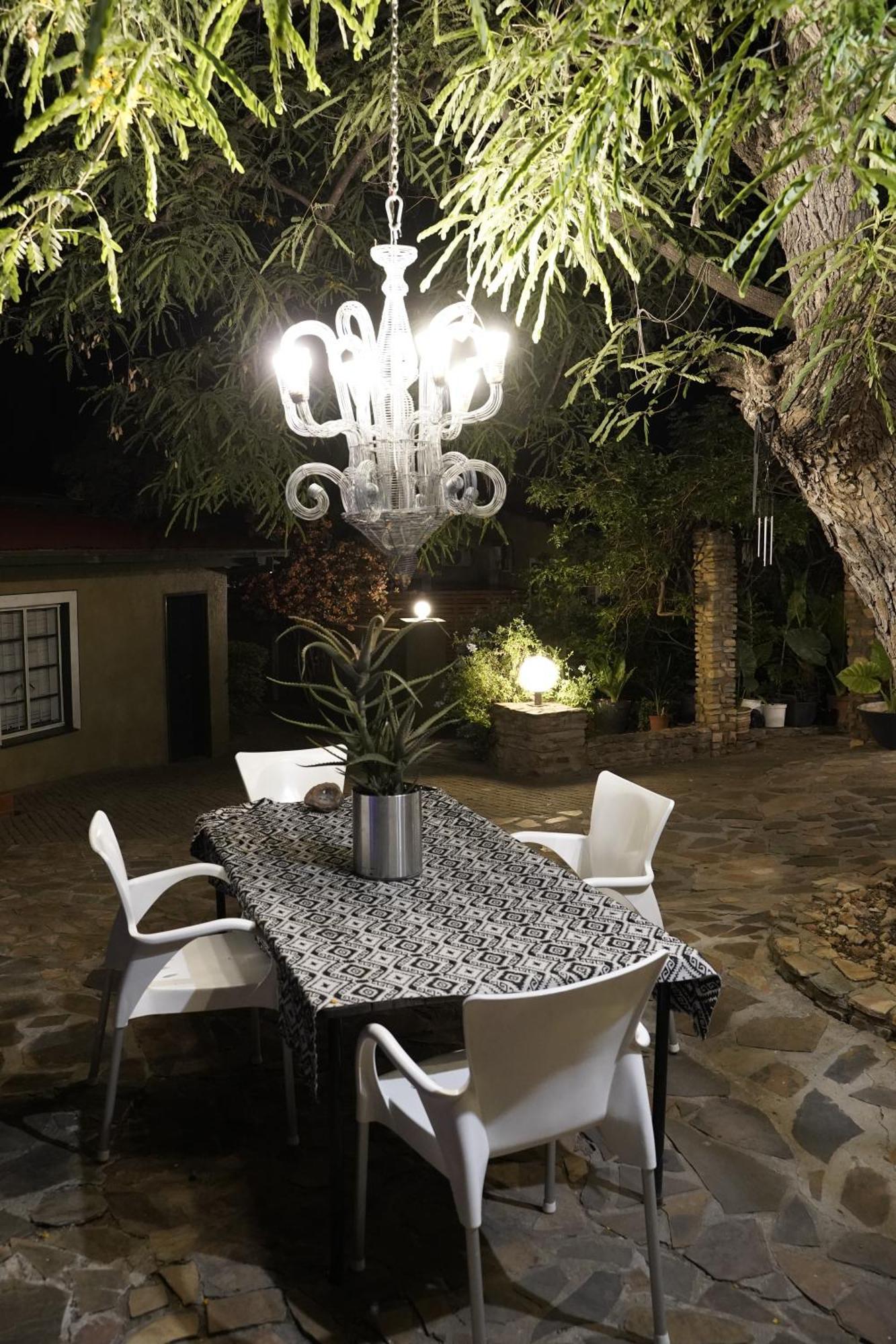 Alluring Self Catering 2 Bedroom Villa At Bokmakierie Villas Windhoek Eksteriør bilde